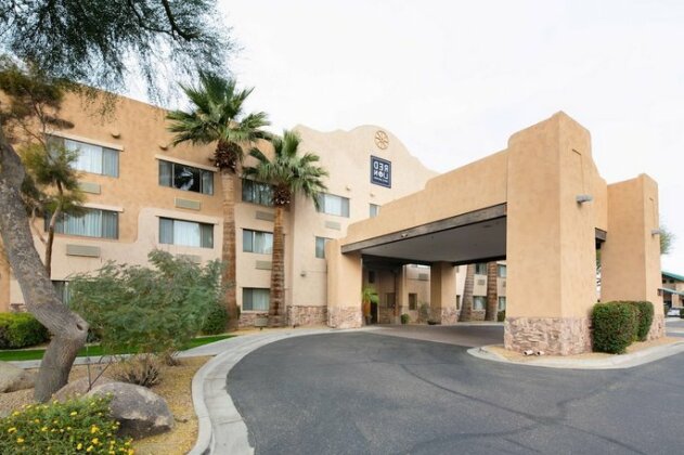Red Lion Inn & Suites Goodyear - Photo2