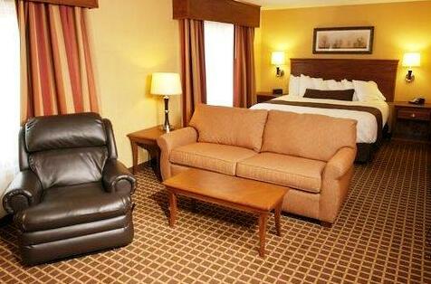C'mon Inn Hotel & Suites - Photo5