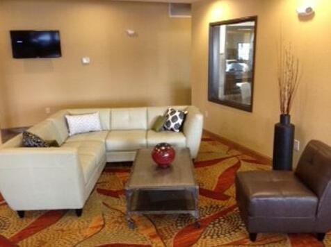 Expressway Suites of Grand Forks - Photo4