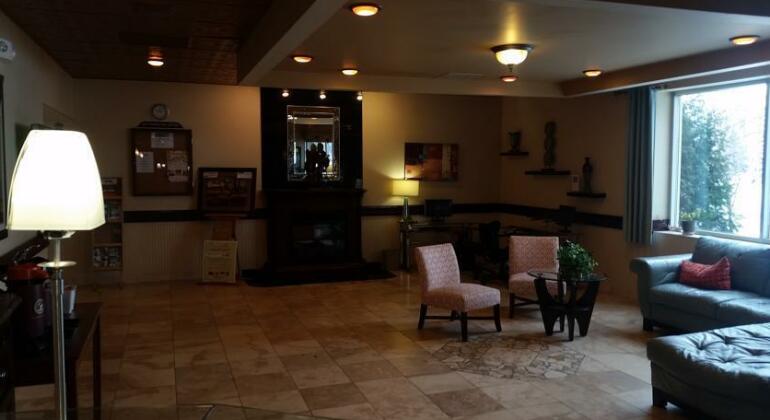 Grand Forks Inn & Suites - Photo5