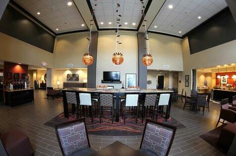 Hampton Inn & Suites Grand Forks - Photo5