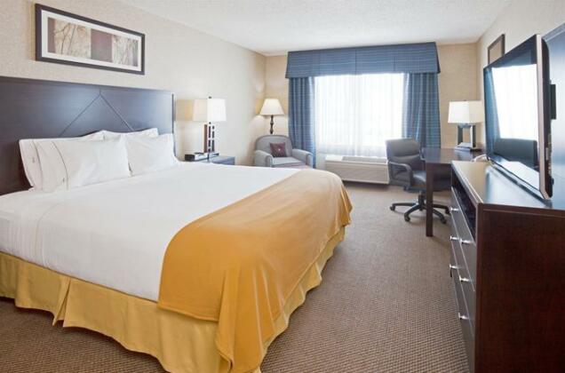 Holiday Inn Express Hotel & Suites Grand Forks - Photo5