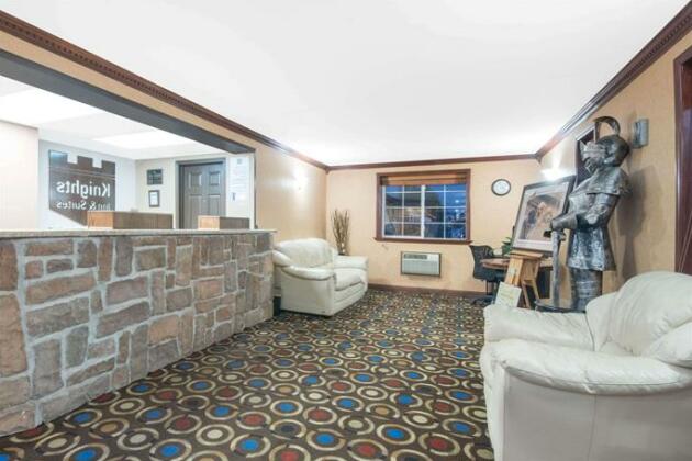 Knights Inn and Suites - Grand Forks - Photo3