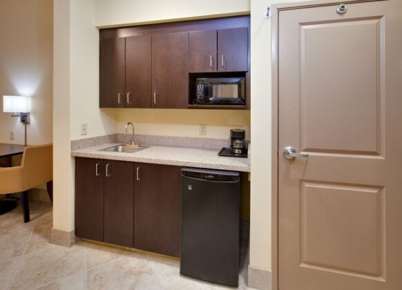 Holiday Inn Express Hotel & Suites Grand Island - Photo3