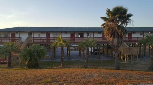 Wateredge Beach Resort