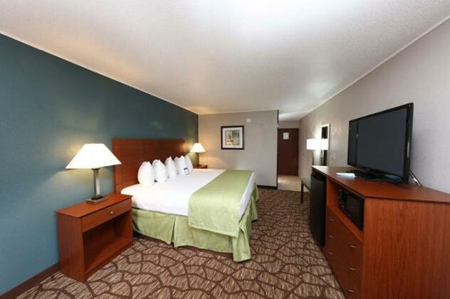 Best Western Hospitality Hotel & Suites Grand Rapids - Photo4