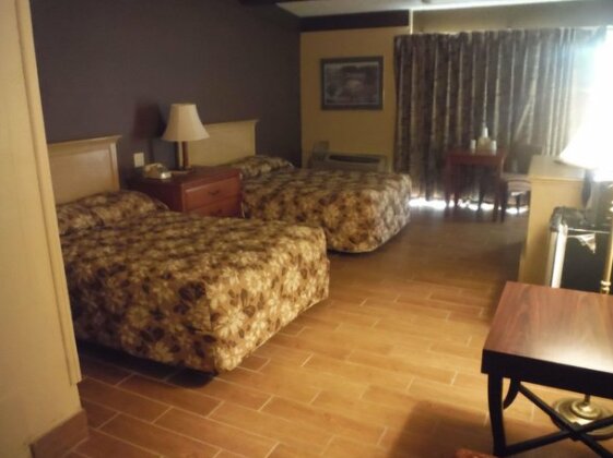 Budgetel Inn & Suites Hotel - Photo4