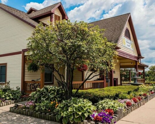 Econo Lodge Inn & Suites Grand Rapids - Photo2