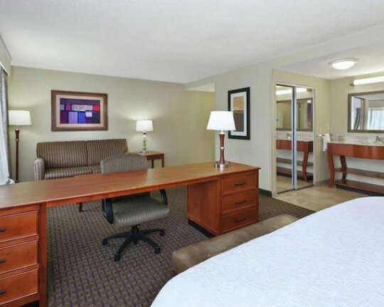 Hampton Inn & Suites Grand Rapids-Airport 28th St - Photo4