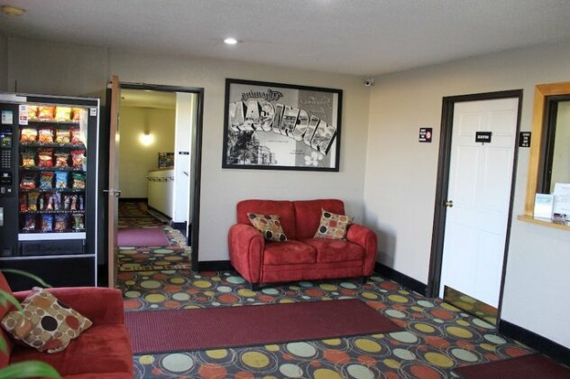 Super 8 by Wyndham Wyoming Grand Rapids Area Hotel - Photo2