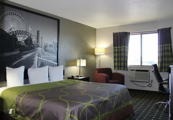 Super 8 by Wyndham Wyoming Grand Rapids Area Hotel - Photo3