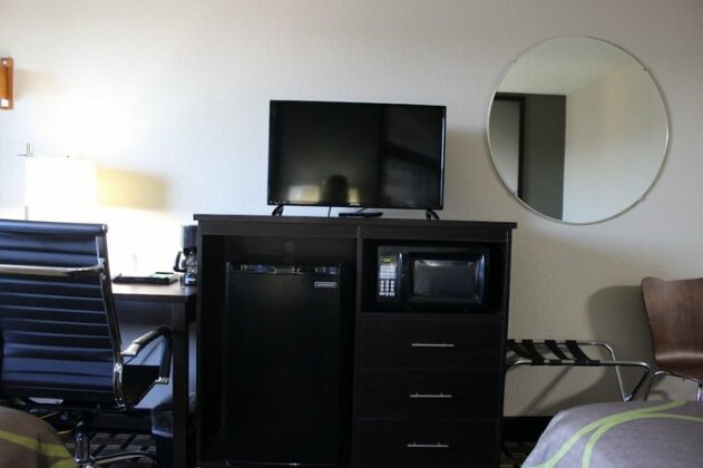Super 8 by Wyndham Wyoming Grand Rapids Area Hotel - Photo5