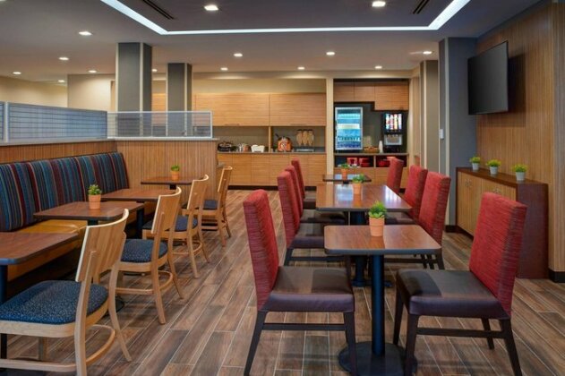TownePlace Suites by Marriott Grand Rapids Airport - Photo4