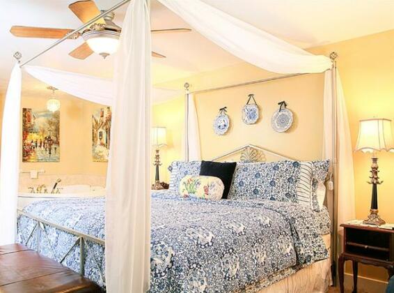 PrairieSide Suites Luxury Bed & Breakfast