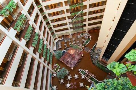 Embassy Suites Dallas - DFW Airport North Outdoor World - Photo4