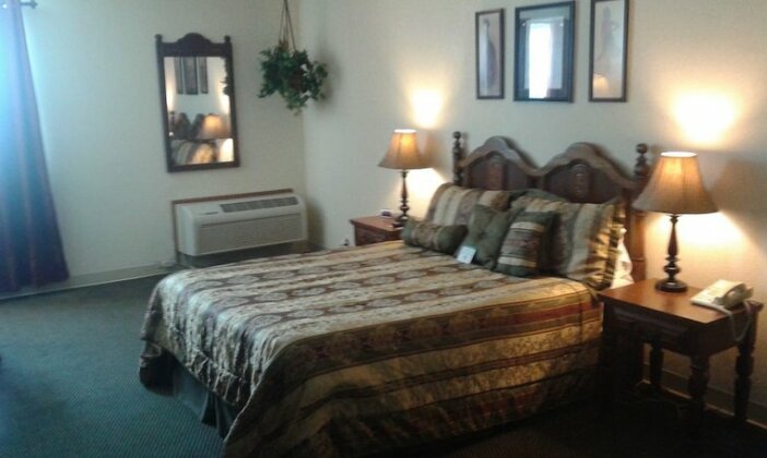 Grayville Inn & Suites - Photo2