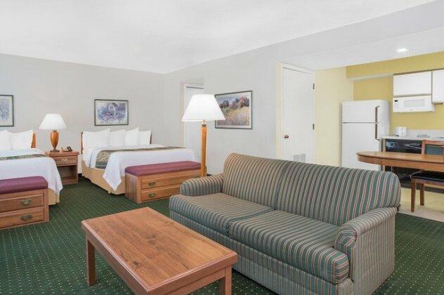 Hawthorn Suites Green Bay - Photo3