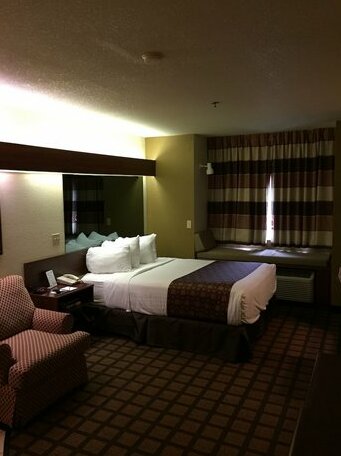 Microtel Inn & Suites by Wyndham Green Bay - Photo5