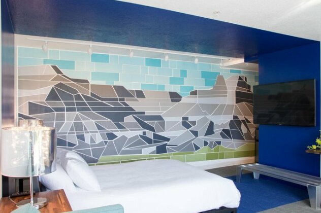 Skyfall Guestrooms - Photo3