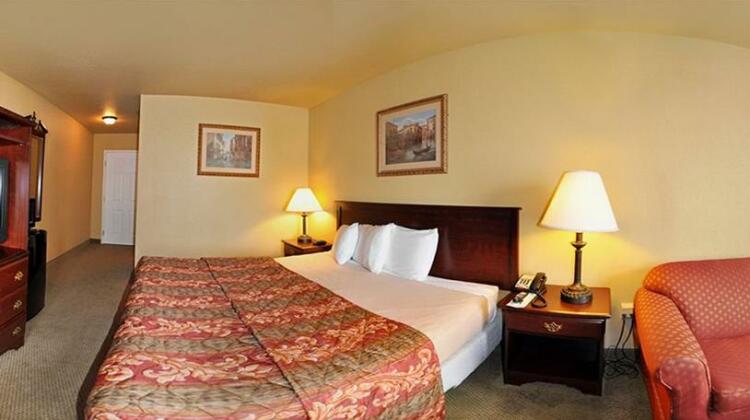 Hilltop Inn and Suites Greenbrier - Photo4