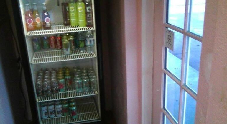 Budget Inn Greenfield - Photo4