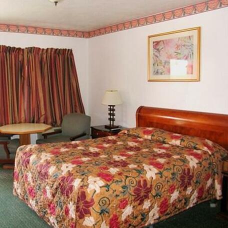Budget Inn Greenfield - Photo5
