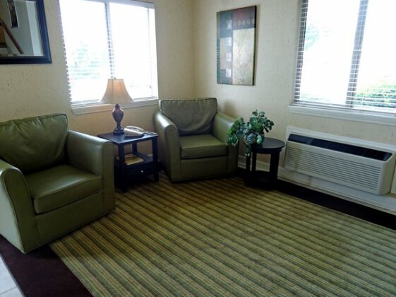 Extended Stay America - Greensboro - Wendover Ave - Photo2