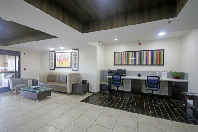 Holiday Inn Express Hotel & Suites Greensboro-East - Photo3