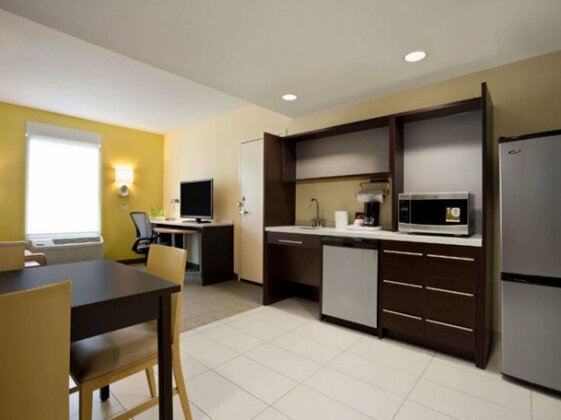 Home2 Suites by Hilton Greensboro Airport - Photo5