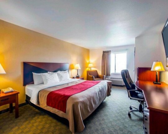 Comfort Inn & Suites Greenville I-70 - Photo2