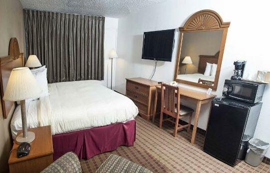 Express Inn & Suites Greenville - Photo4