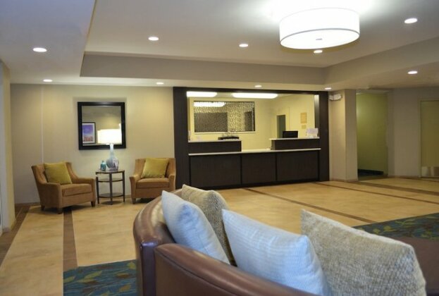 Candlewood Suites Greenville - Photo5