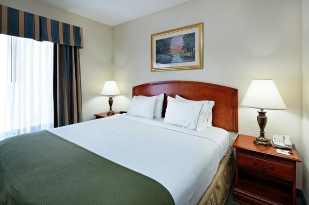 Holiday Inn Express & Suites - Grenada - Photo5