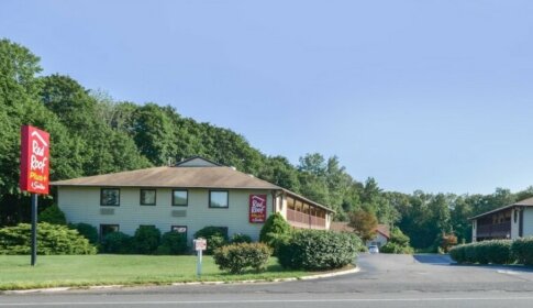 Red Roof Inn PLUS+ & Suites Guilford