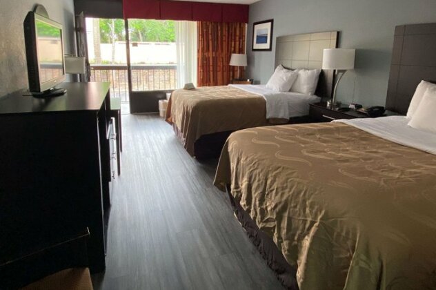 Quality Inn & Suites on the Bay near Pensacola Beach - Photo4