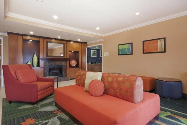 Fairfield Inn & Suites Gulfport - Photo4