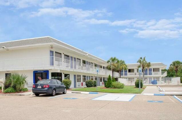 Motel 6 Gulfport - Photo3
