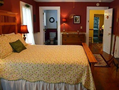 Blushing Rose Bed and Breakfast - Photo3
