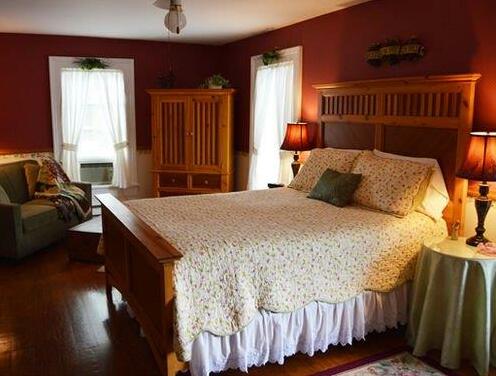 Blushing Rose Bed and Breakfast - Photo5