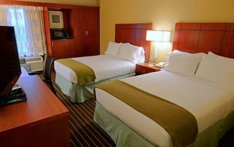 Holiday Inn Express Hotels- Hampton - Photo4