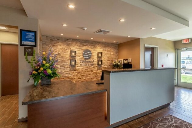 Comfort Inn & Suites - Harrisburg Airport - Hershey South - Photo4