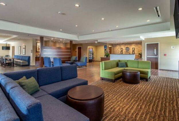 Comfort Inn & Suites - Harrisburg Airport - Hershey South - Photo5
