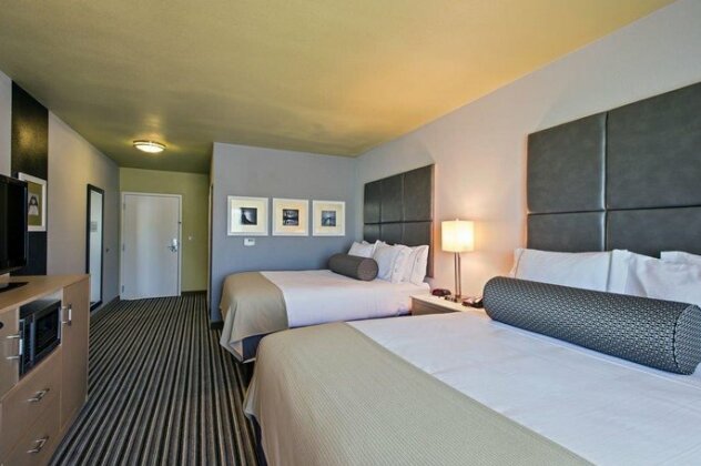 Holiday Inn Express & Suites New Cumberland - Photo4