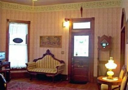 The Queen Anne House Bed and Breakfast - Photo4