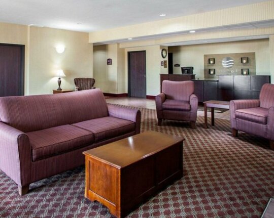 Comfort Inn & Suites Harrisonville - Photo5