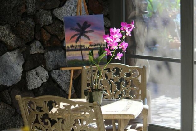 Leilani Bed and Breakfast - Photo3