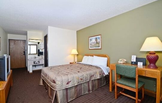 AmeriVu Inn and Suites Hayward - Photo3