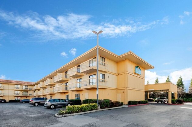 La Quinta Inn & Suites Oakland - Hayward - Photo3