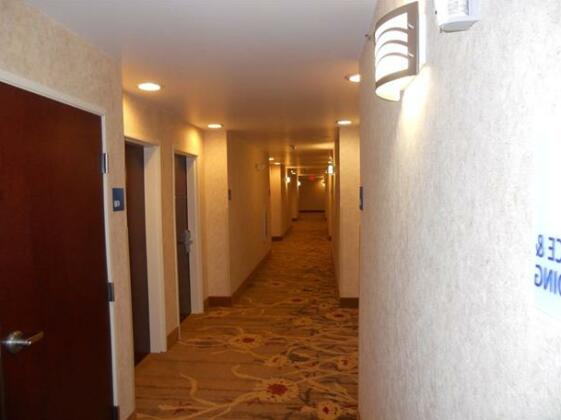 Holiday Inn Express and Suites Hazard - Photo4