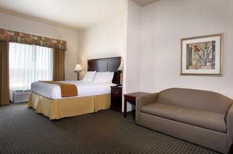 Holiday Inn Express & Suites Hearne - Photo4